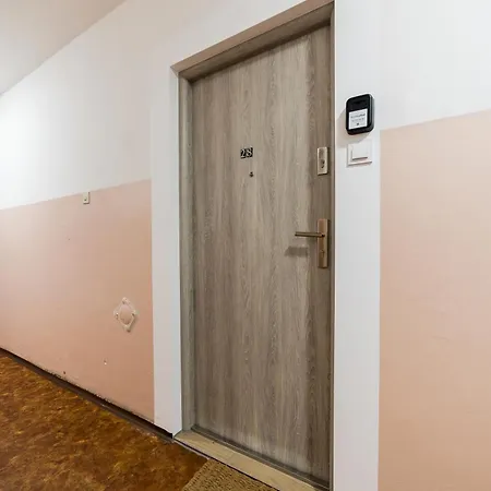 Apartment Debiec Pleasant *